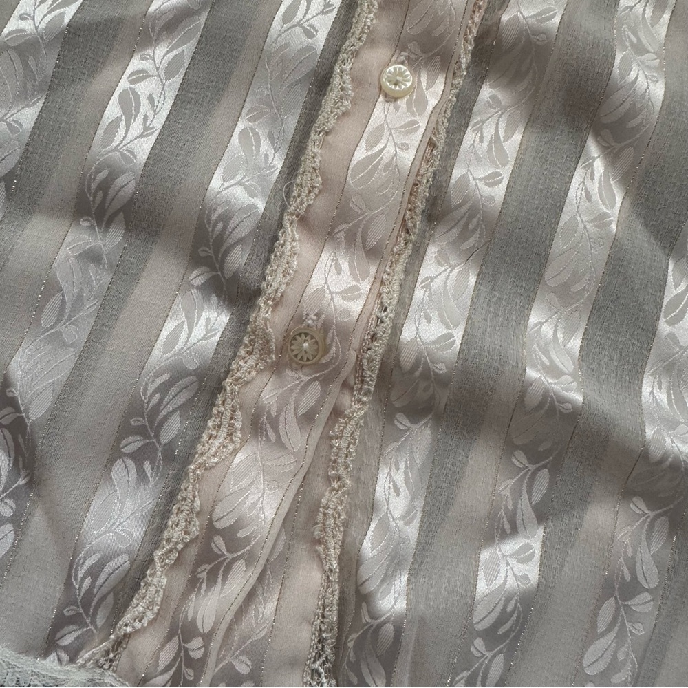 Coquette VTG Cropped Blush Pink Blouse with Metallic Thread Vintage Feminine - Picture 5 of 12
